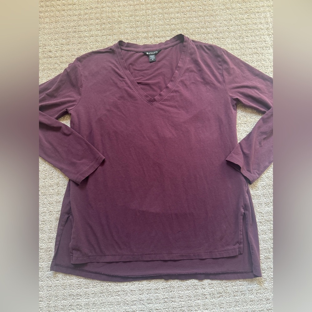 Athleta Women’s Long Sleeve V-Neck Tops Purple Size M - Picture 1 of 4